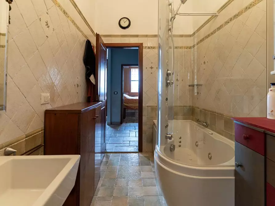 Immagine 48 di Porzione di casa in vendita  a Capraia E Limite