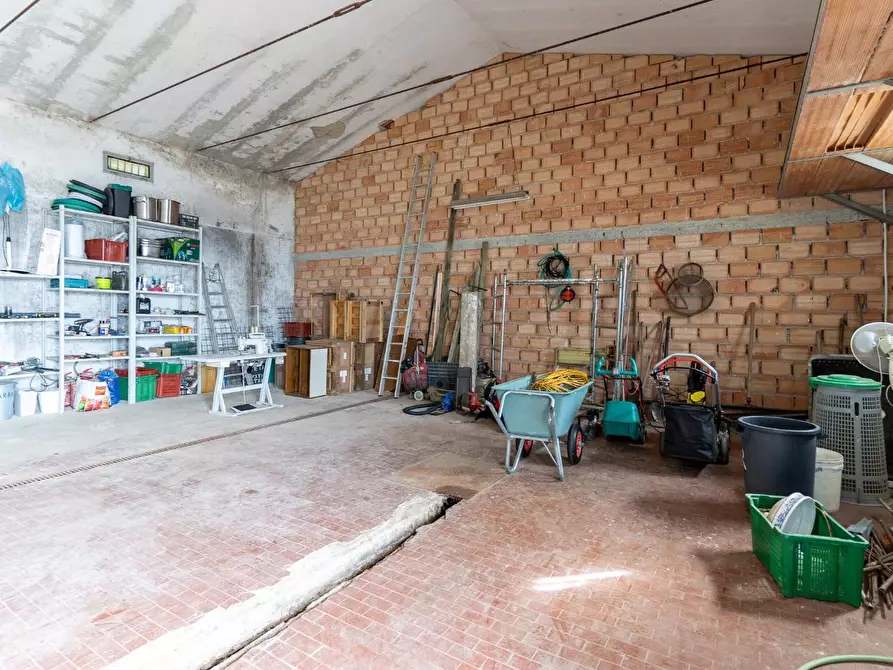 Immagine 53 di Porzione di casa in vendita  a Capraia E Limite