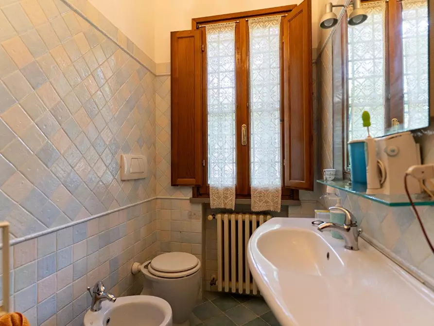 Immagine 47 di Porzione di casa in vendita  a Capraia E Limite