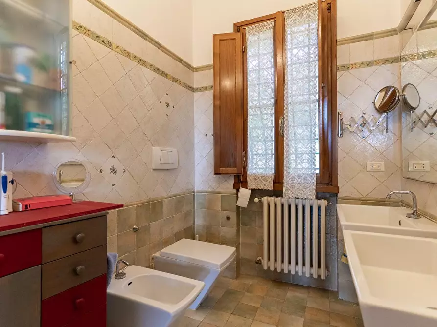 Immagine 49 di Porzione di casa in vendita  a Capraia E Limite