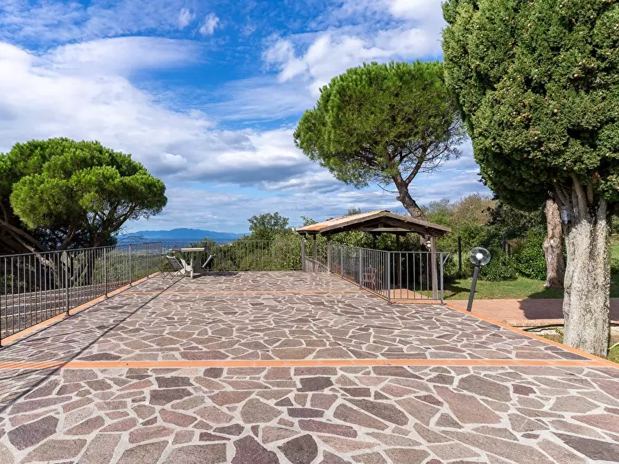 Immagine 19 di Porzione di casa in vendita  a Capraia E Limite