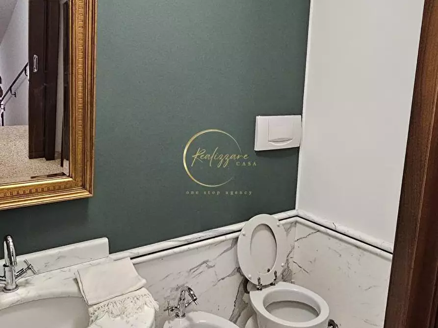 Immagine 38 di Villa in vendita  a Reggio Nell'emilia