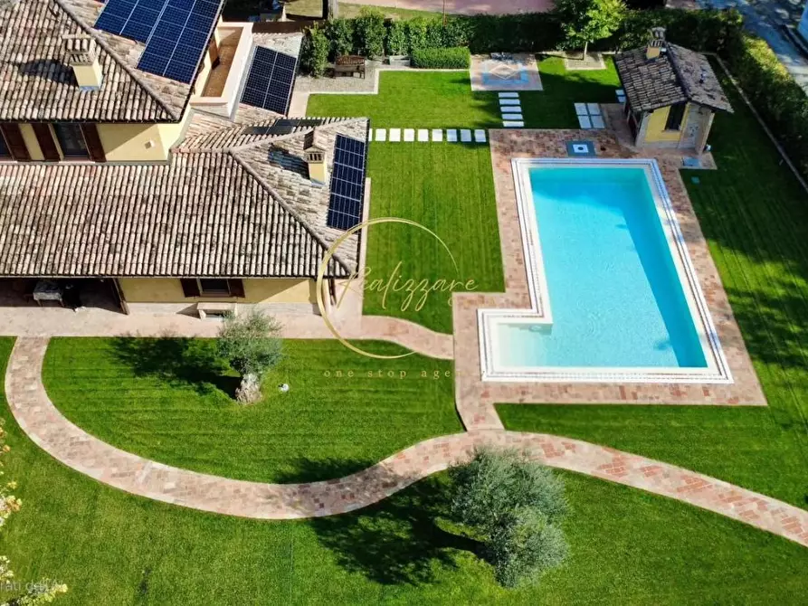 Immagine 4 di Villa in vendita  a Reggio Nell'emilia