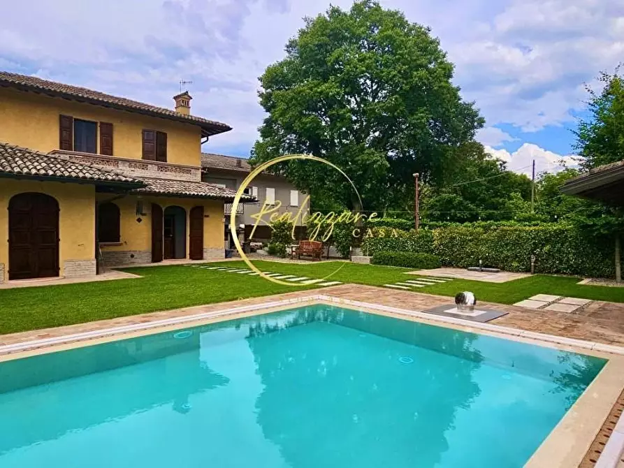 Immagine 15 di Villa in vendita  a Reggio Nell'emilia