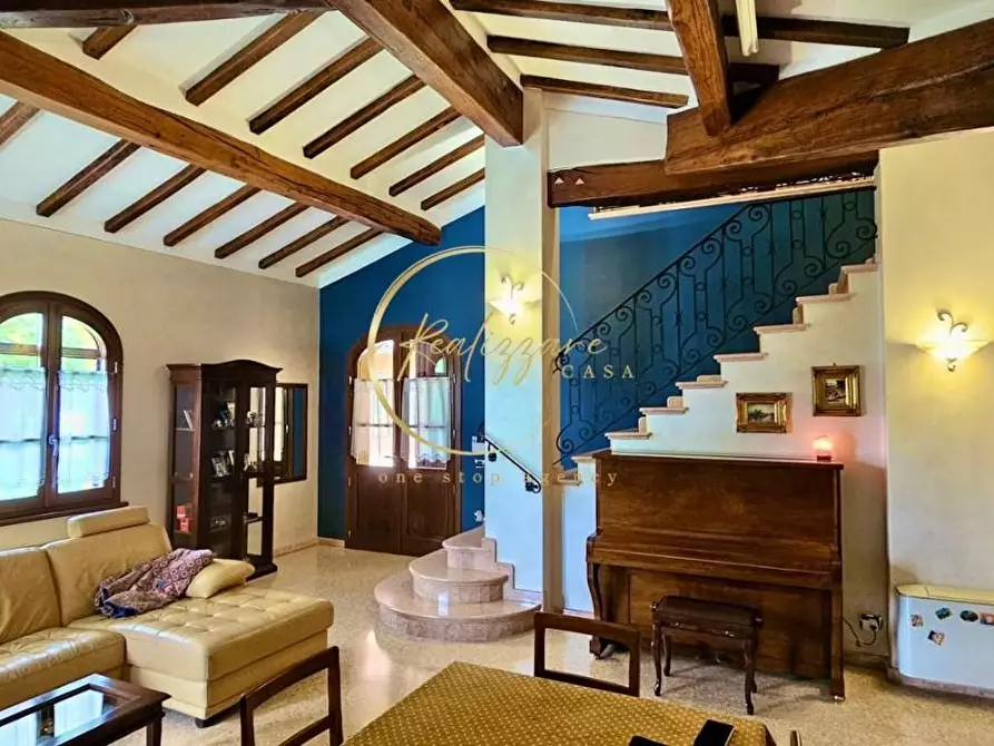 Immagine 35 di Villa in vendita  a Reggio Nell'emilia