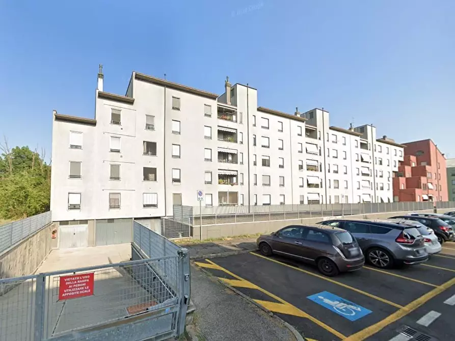 Immagine 2 di Appartamento in vendita  a Bareggio