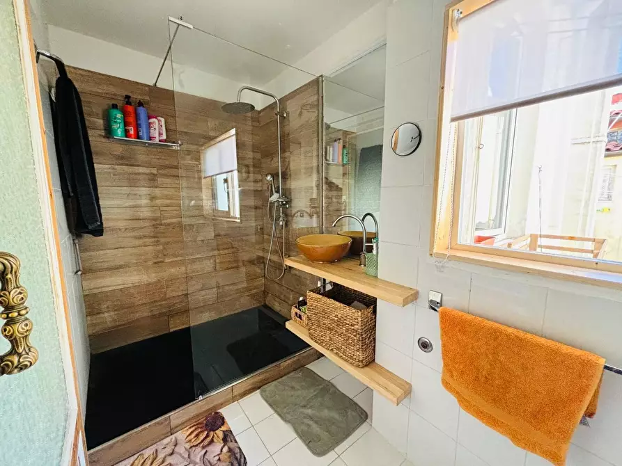 Immagine 22 di Appartamento in vendita  a Livorno