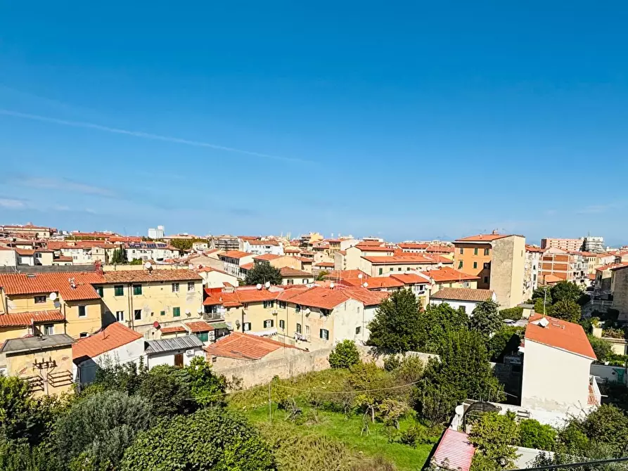 Immagine 24 di Appartamento in vendita  a Livorno