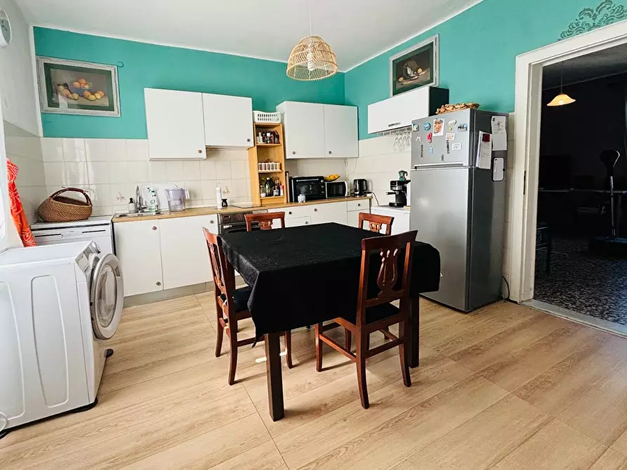 Immagine 11 di Appartamento in vendita  a Livorno