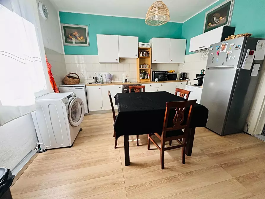 Immagine 10 di Appartamento in vendita  a Livorno