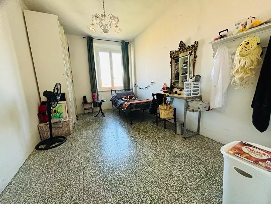 Immagine 13 di Appartamento in vendita  a Livorno