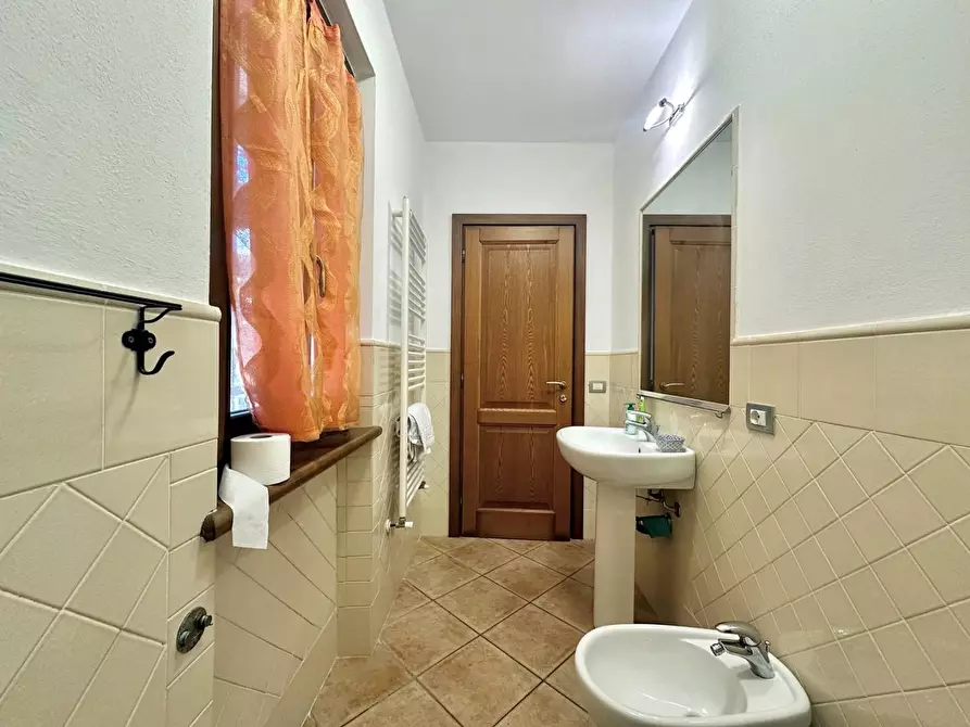 Immagine 21 di Casa bifamiliare in vendita  a Pietrasanta