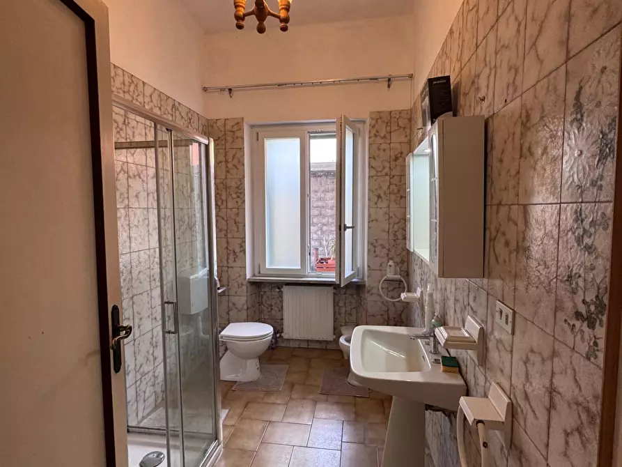 Immagine 21 di Villa in vendita  a Carrara