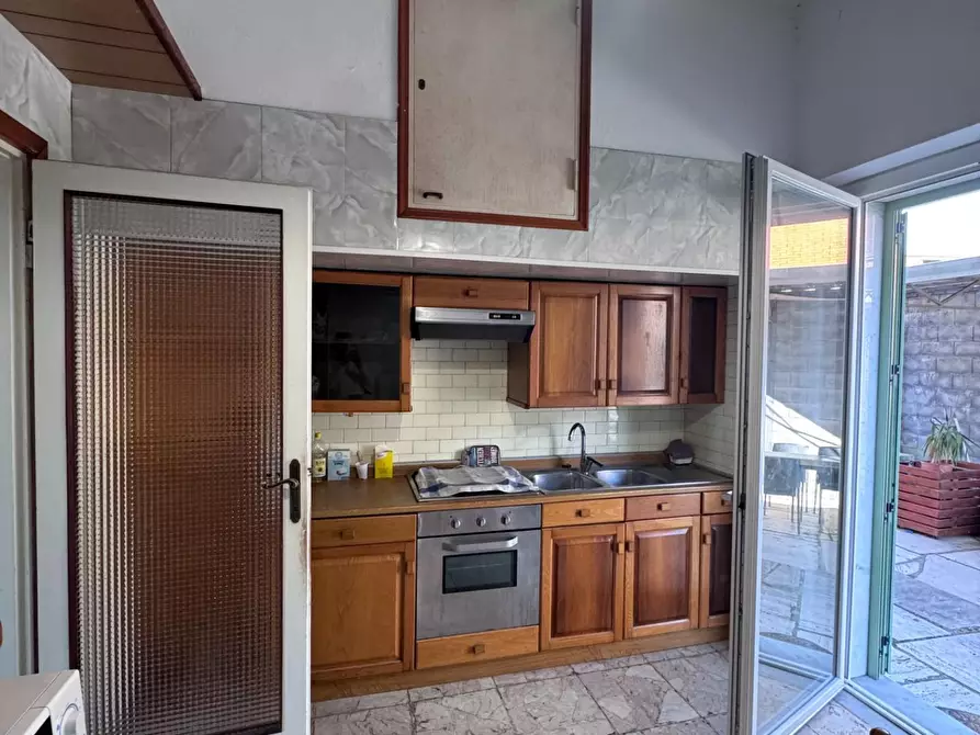 Immagine 10 di Villa in vendita  a Carrara