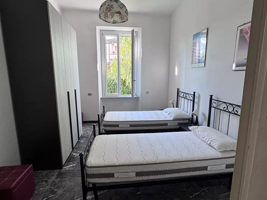 Immagine 11 di Villa in vendita  a Carrara