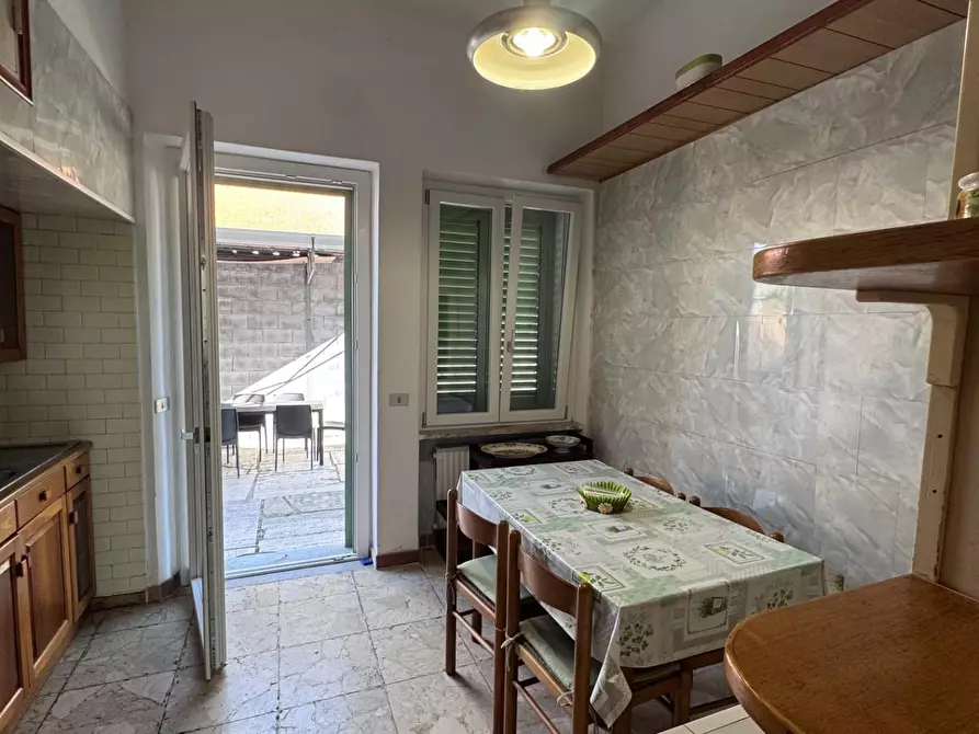 Immagine 9 di Villa in vendita  a Carrara