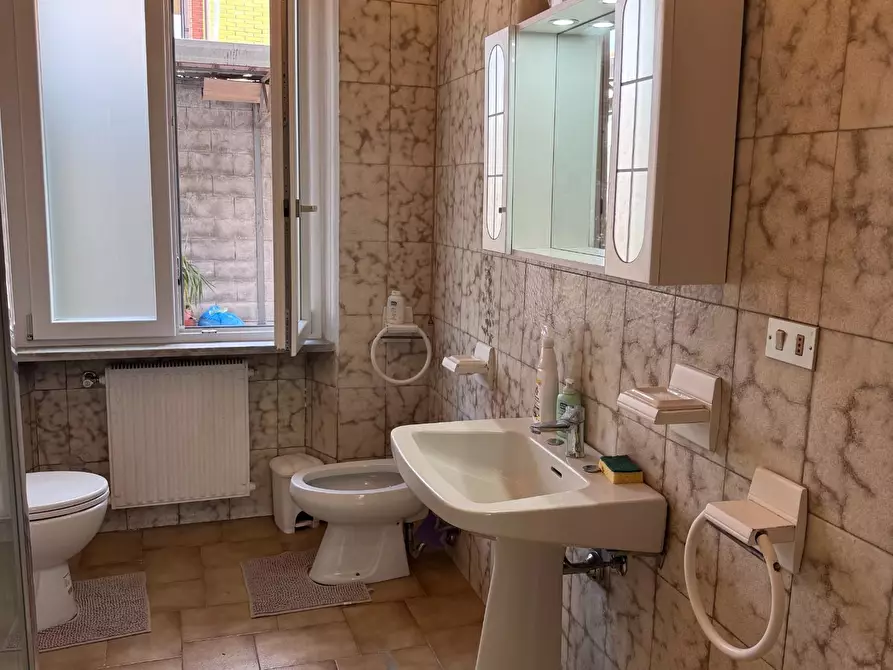 Immagine 22 di Villa in vendita  a Carrara