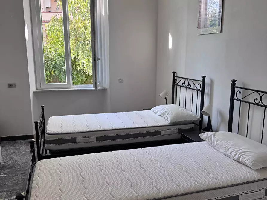 Immagine 12 di Villa in vendita  a Carrara