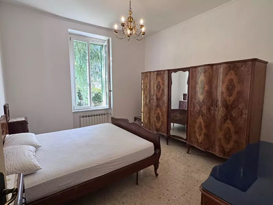 Immagine 15 di Villa in vendita  a Carrara