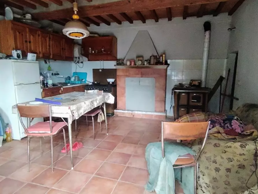 Immagine 9 di Casa indipendente in vendita  a Santa Maria A Monte