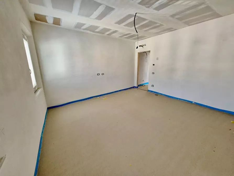 Immagine 23 di Appartamento in vendita  a Pisa