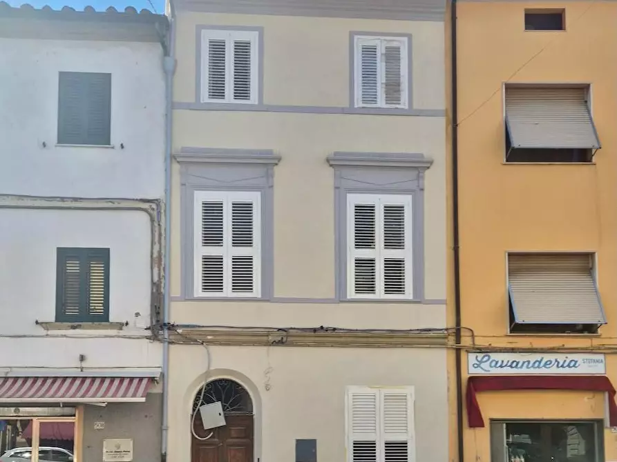 Immagine 12 di Appartamento in vendita  a Pisa