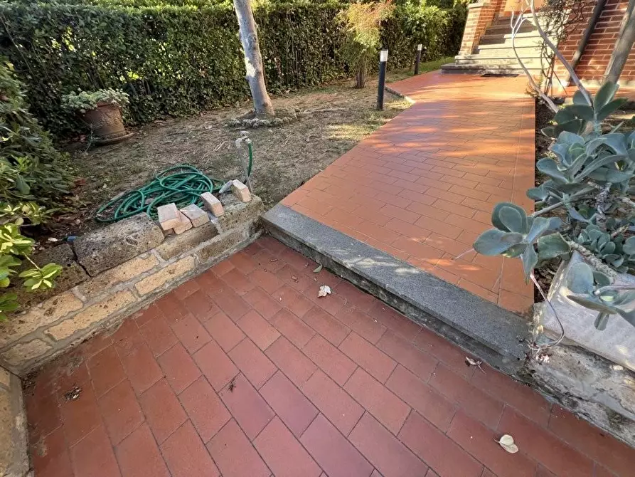 Immagine 2 di Casa bifamiliare in vendita  a Cecina
