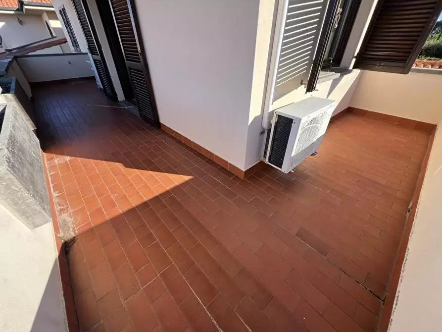 Immagine 5 di Casa bifamiliare in vendita  a Cecina