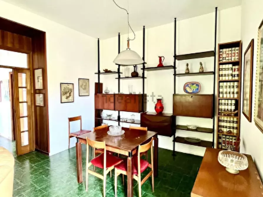 Immagine 30 di Villa in affitto  a Carrara