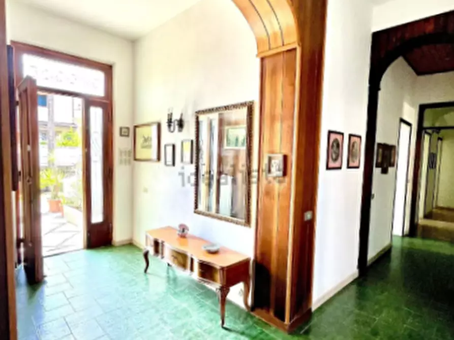 Immagine 31 di Villa in affitto  a Carrara
