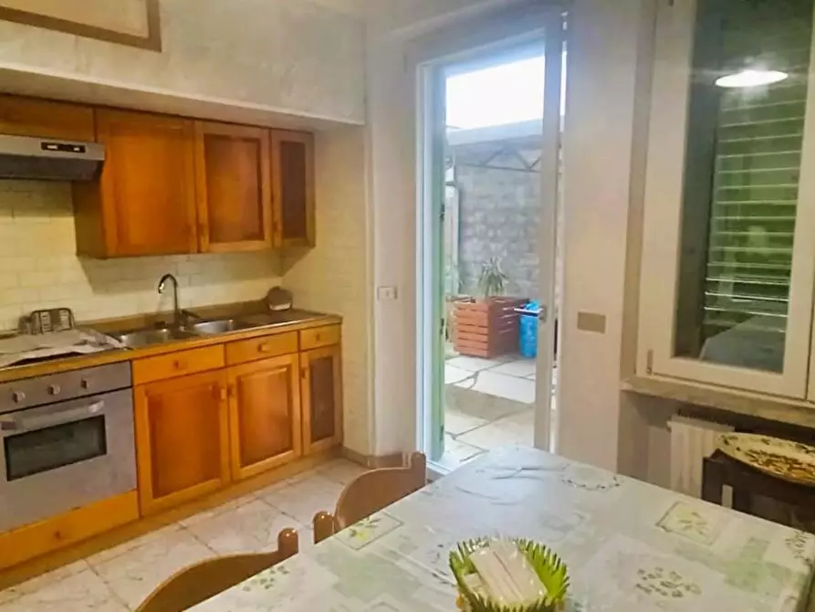 Immagine 34 di Villa in affitto  a Carrara