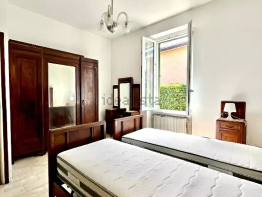 Immagine 27 di Villa in affitto  a Carrara