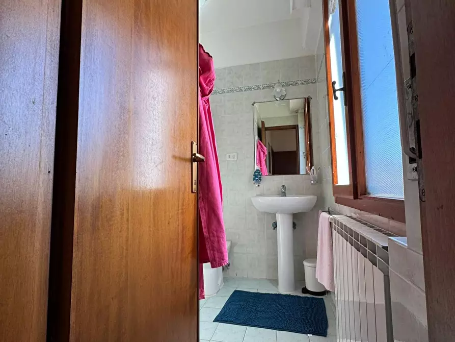 Immagine 12 di Appartamento in vendita  a Pisa