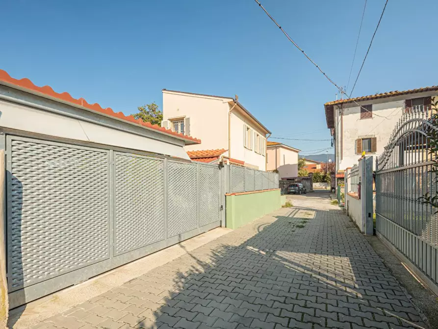 Immagine 18 di Villetta a schiera in vendita  a Cascina