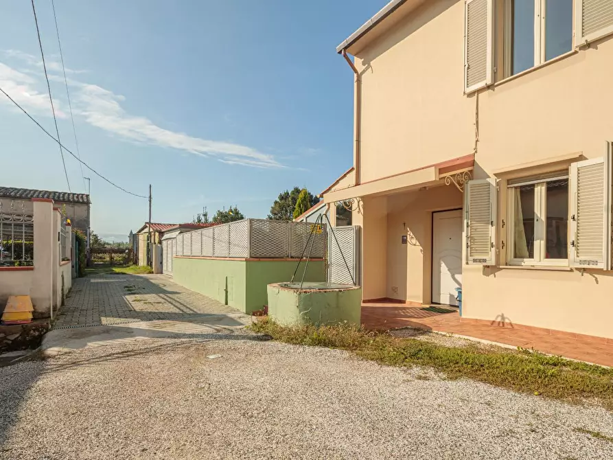 Immagine 17 di Villetta a schiera in vendita  a Cascina