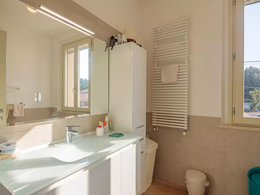 Immagine 19 di Villetta a schiera in vendita  a Cascina