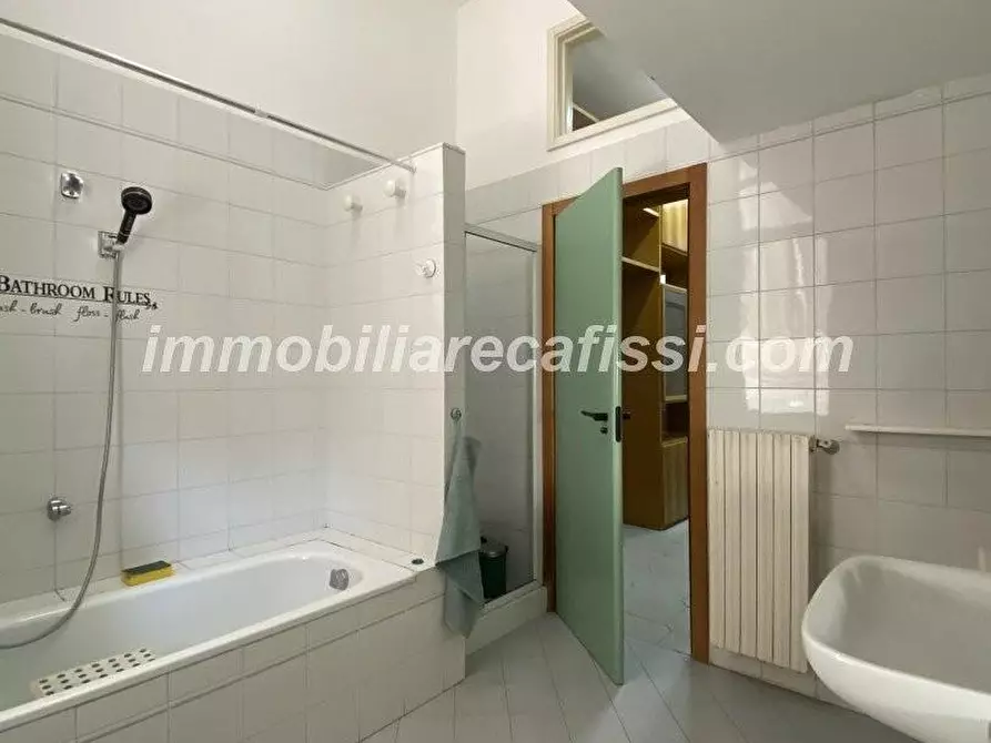 Immagine 17 di Appartamento in vendita  a Prato