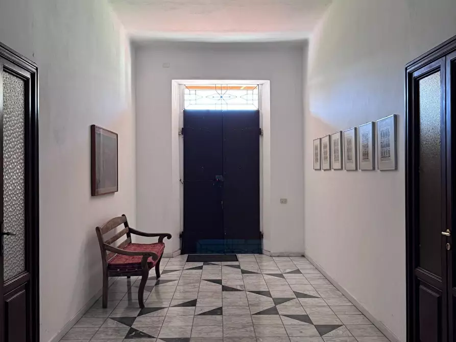 Immagine 2 di Villa in vendita  a Massa