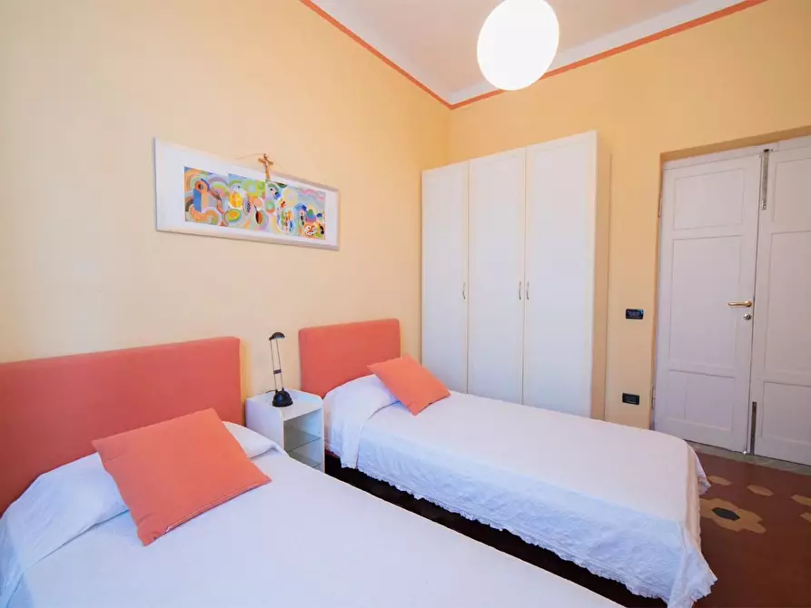 Immagine 15 di Villa in vendita  a Massa