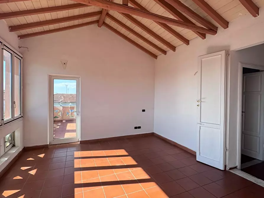 Immagine 5 di Villa in vendita  a Massa