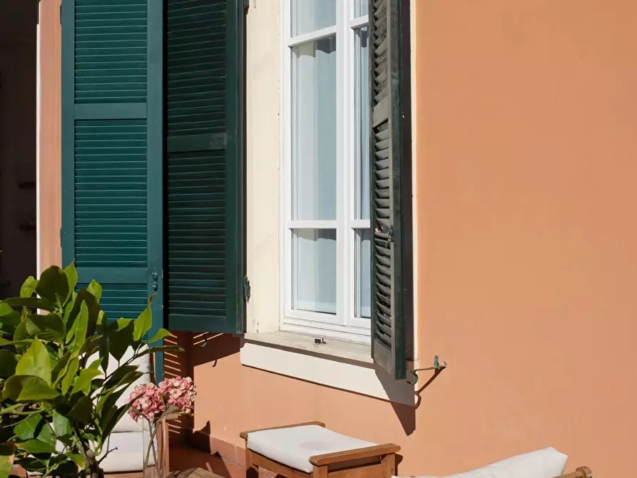 Immagine 12 di Villa in vendita  a Massa