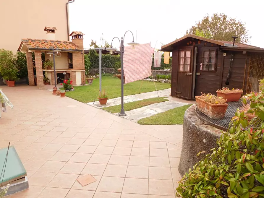 Immagine 27 di Villa in vendita  a Vecchiano