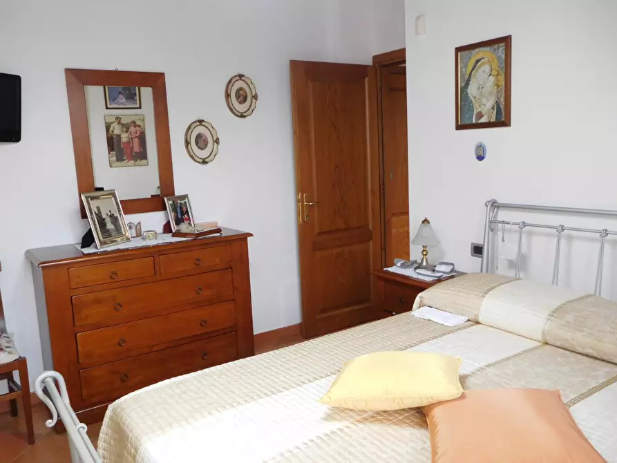 Immagine 11 di Villa in vendita  a Vecchiano