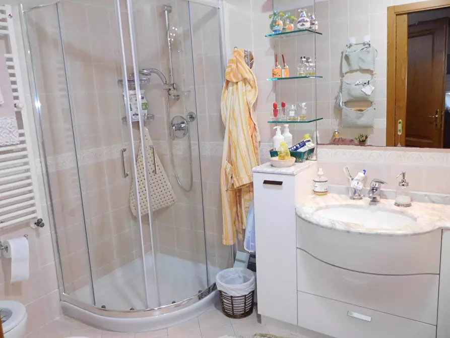 Immagine 18 di Villa in vendita  a Vecchiano