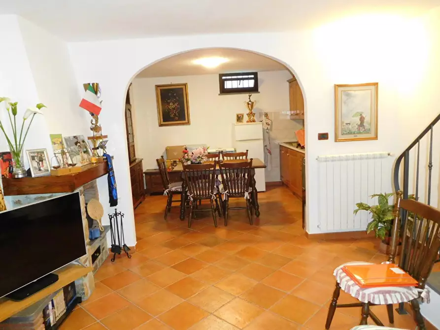 Immagine 21 di Villa in vendita  a Vecchiano