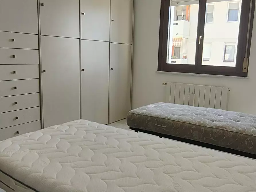 Immagine 9 di Appartamento in affitto  a Carrara