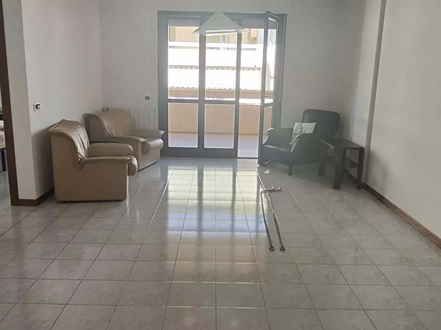 Immagine 12 di Appartamento in affitto  a Carrara