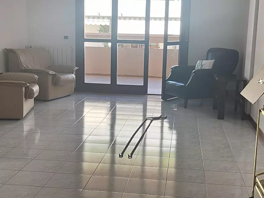 Immagine 14 di Appartamento in affitto  a Carrara