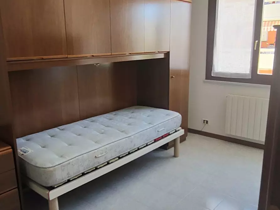 Immagine 7 di Appartamento in affitto  a Carrara