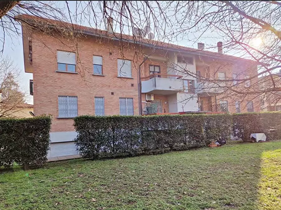 Immagine 2 di Magazzino in vendita  a Bollate